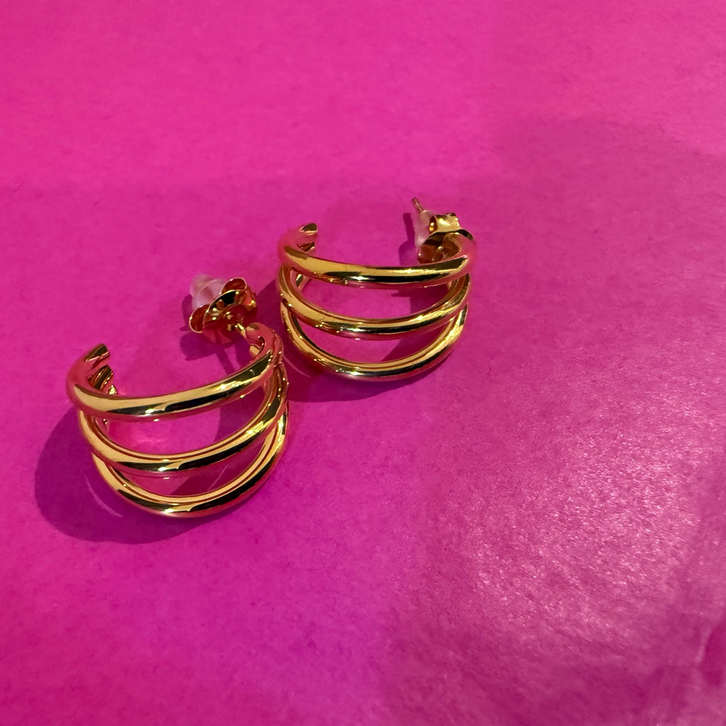 689 "ZALMA MINI" ARETES DORADOS