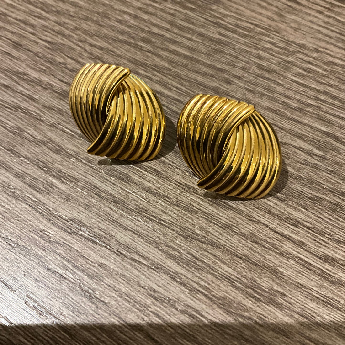 488 "OLIVIA" Aretes dorados
