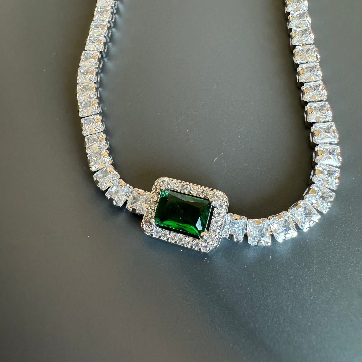 "NATALIA ESMERALDA" Collar plateado