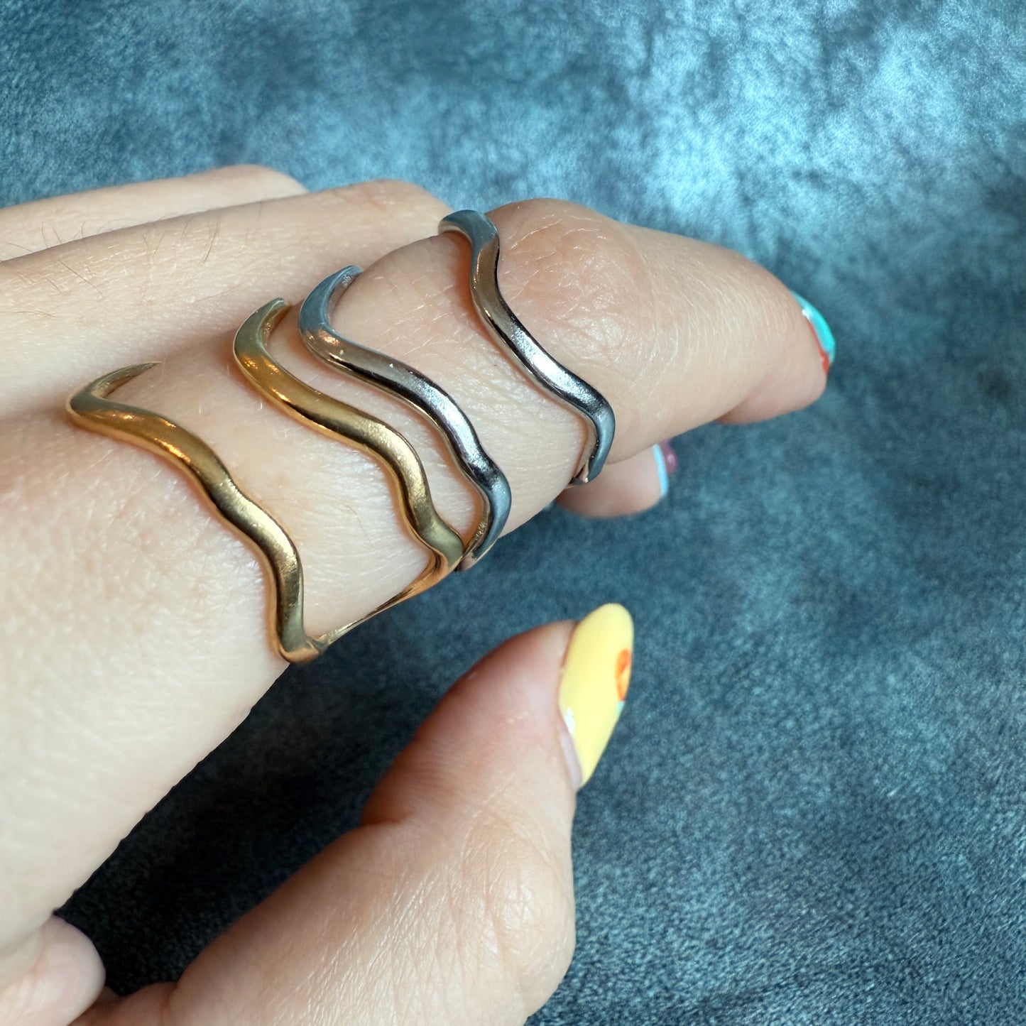 594 “OLA” Anillo oro