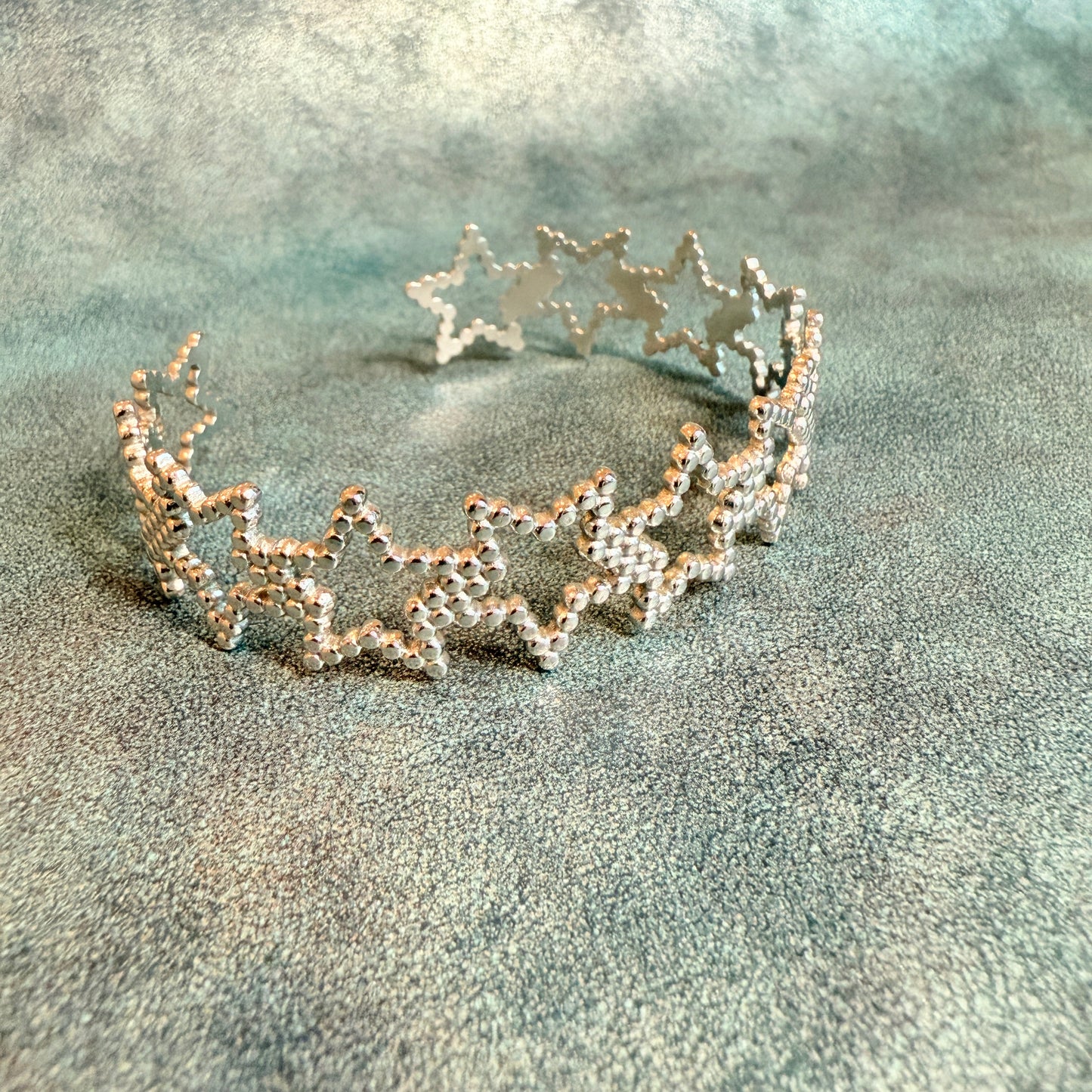 605 “ESTRELLAS” Brazalete plateado