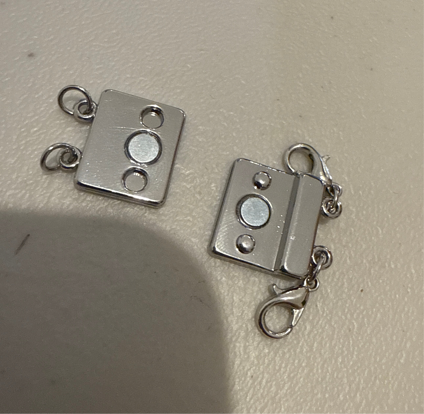 Adaptador doble para collares plateado