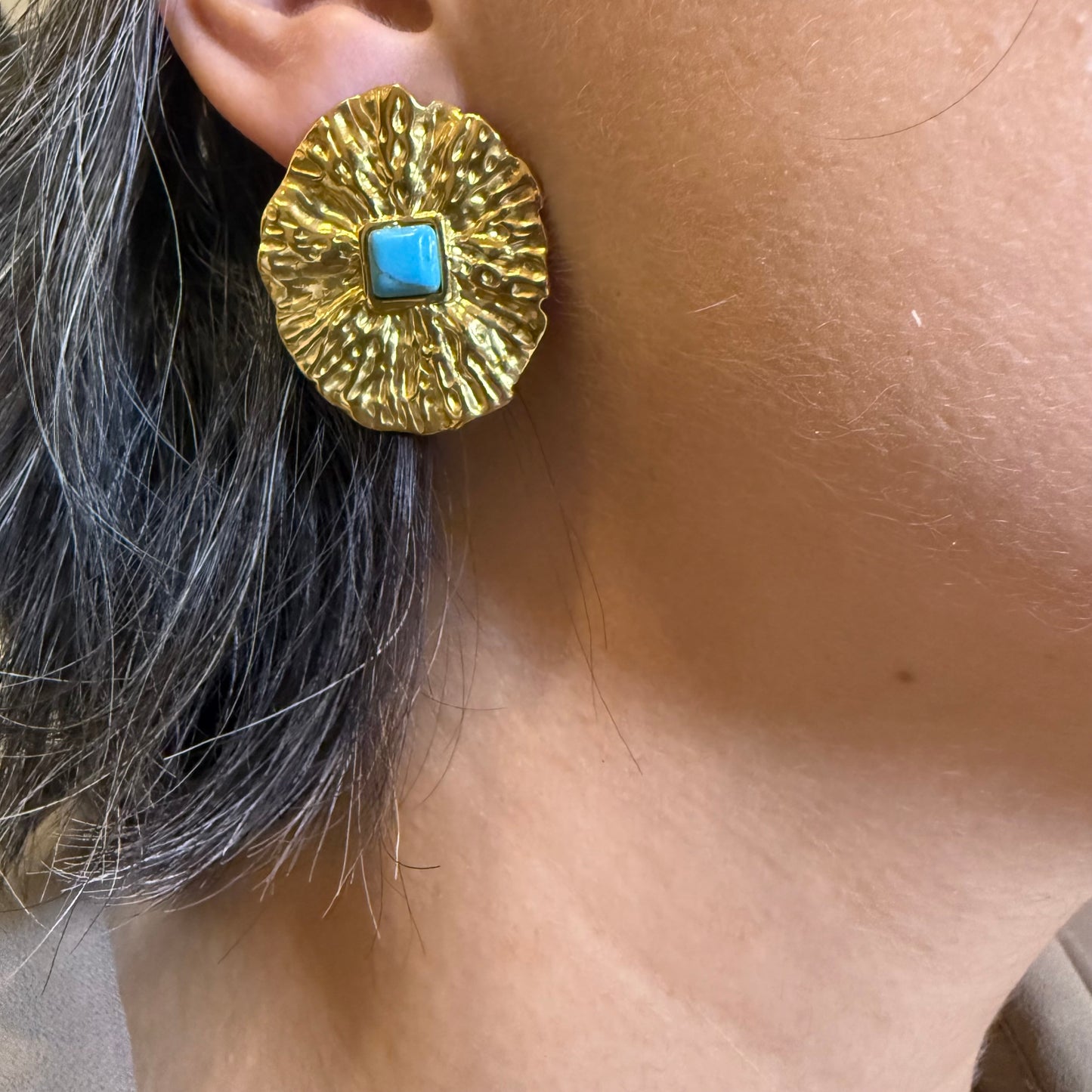 710 "DANNA" ARETES DORADOS