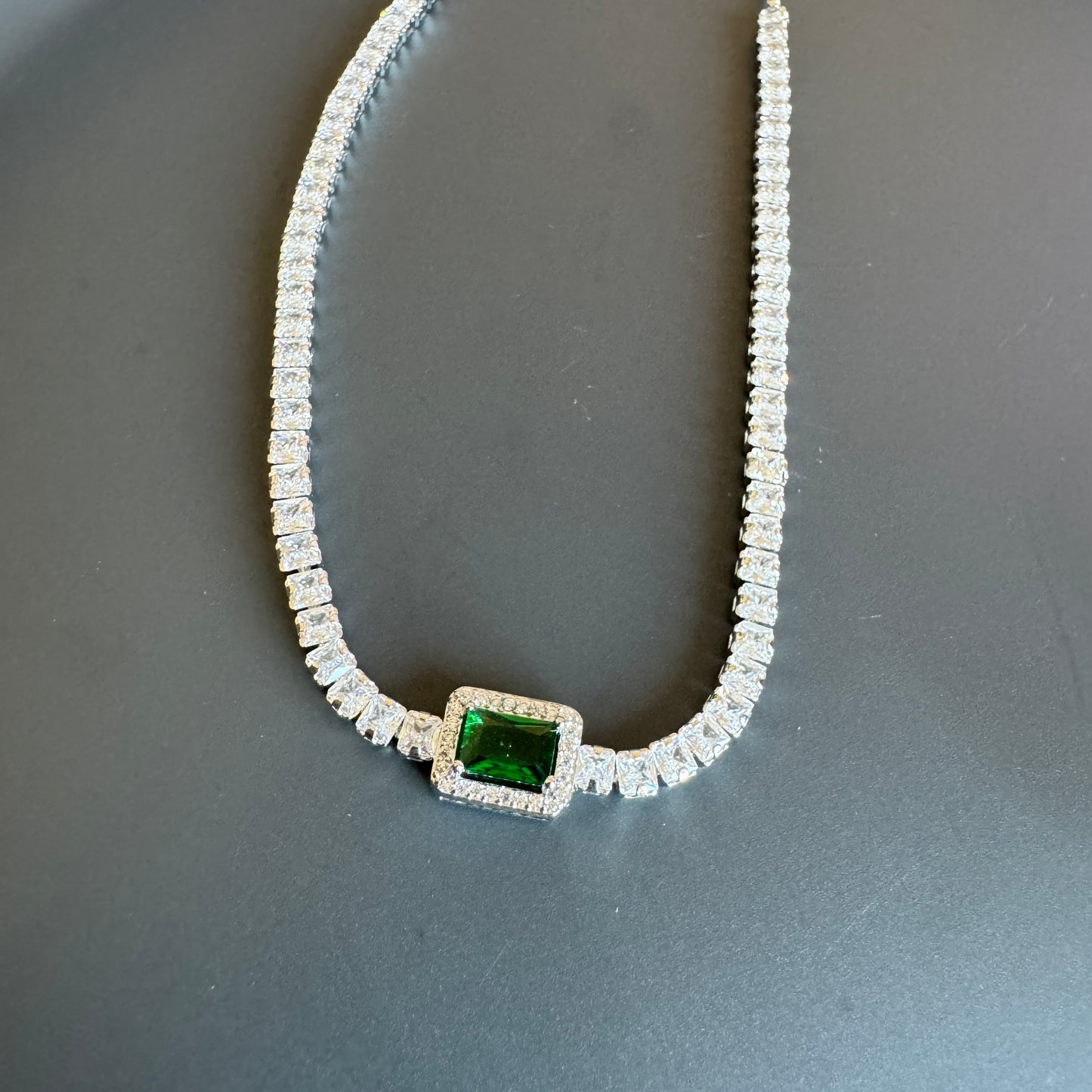 "NATALIA ESMERALDA" Collar plateado