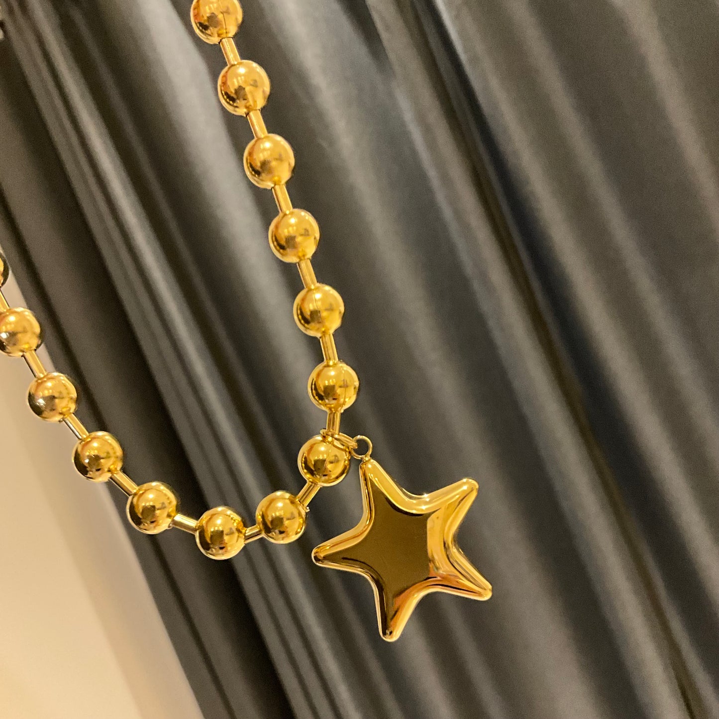 "COSMICA" Collar dorado