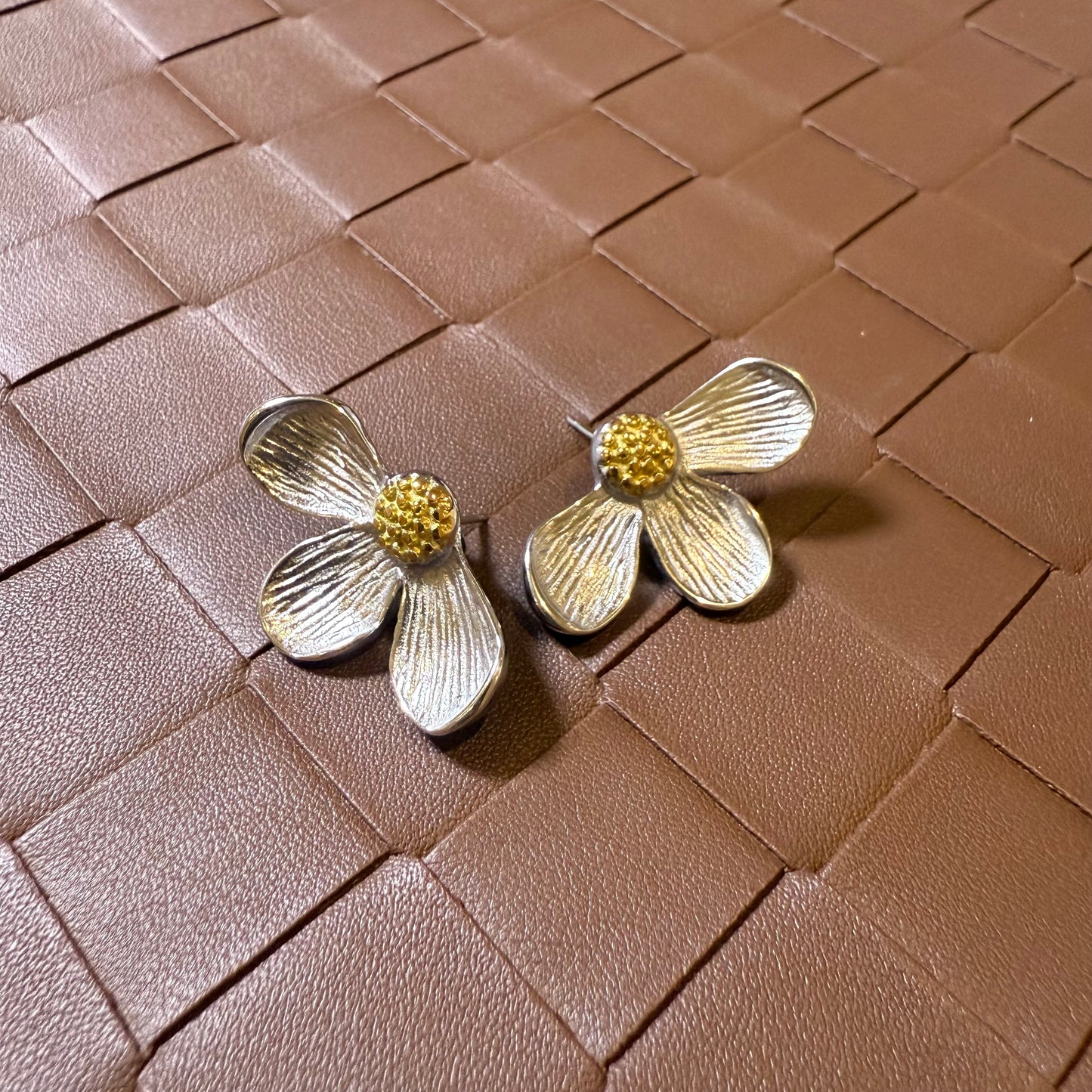 709 "FLORA" ARETES MIX