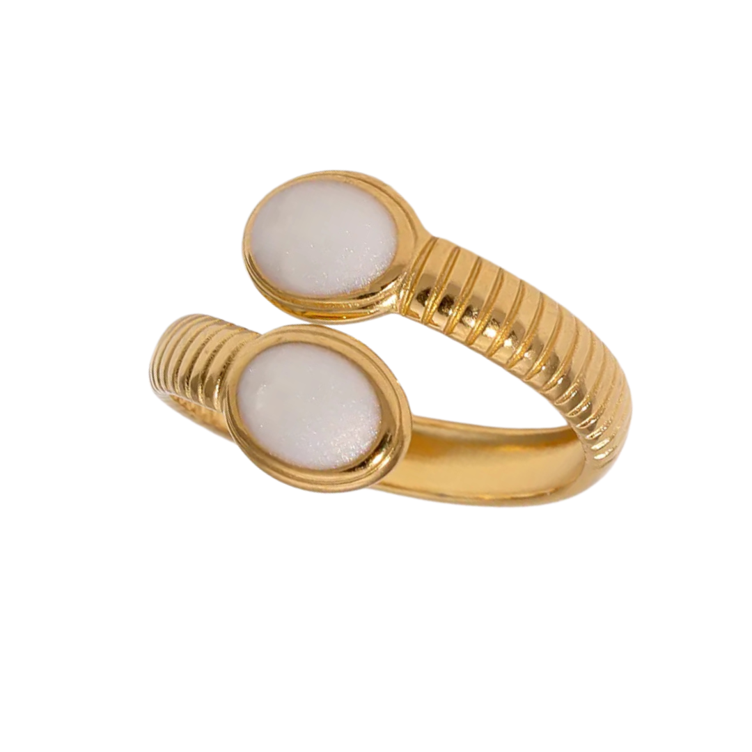 729 "ROBERTA BLANCO" Anillo dorado