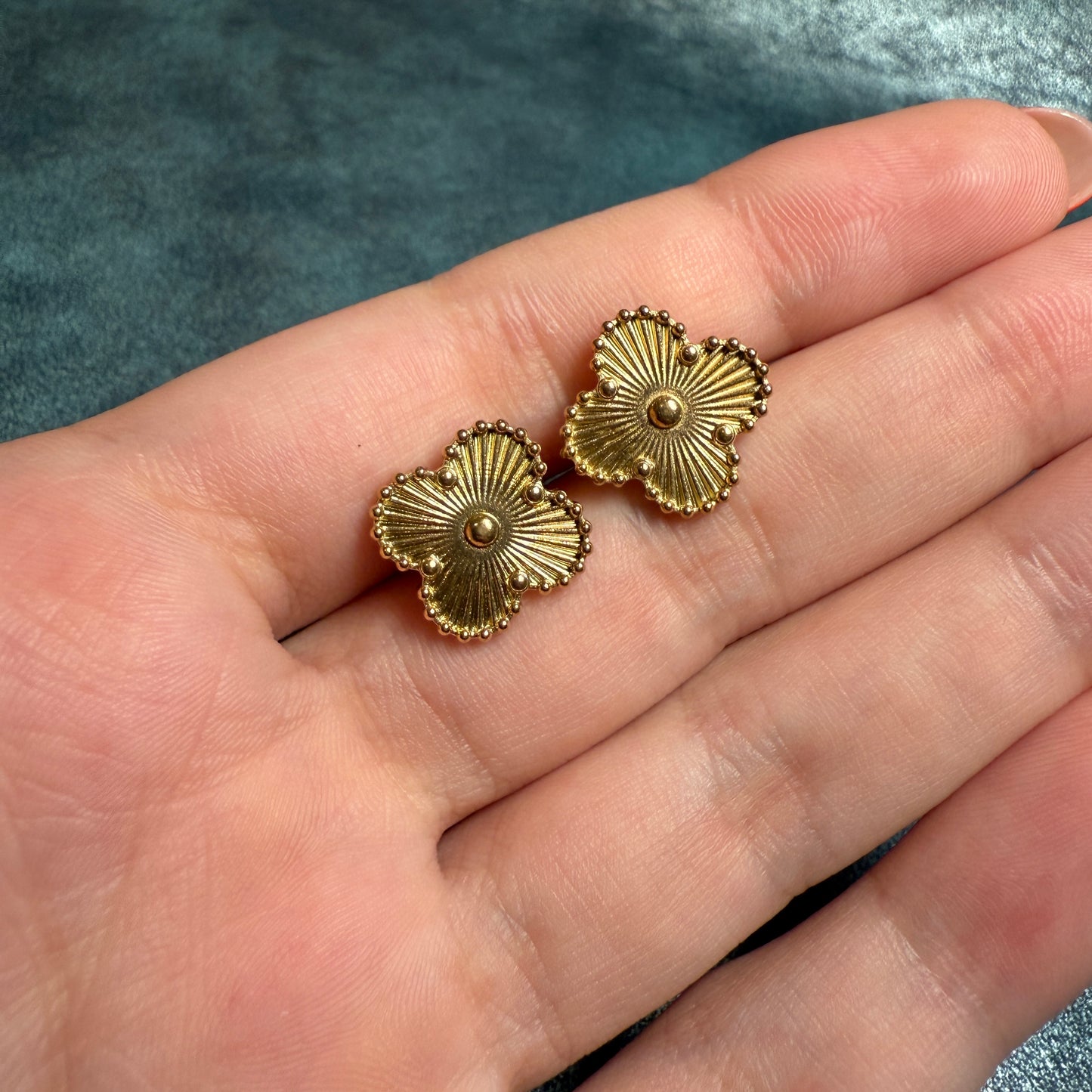 650 “LOTO” Aretes dorados
