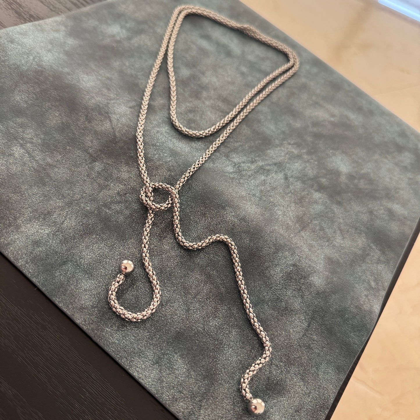 "LAZADA" Collar plateado