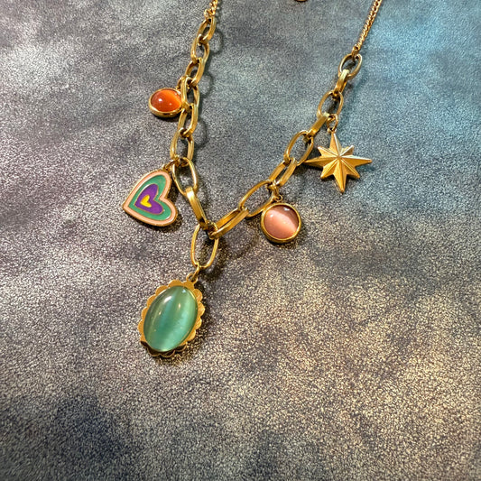 718 "BEATRIZ" COLLAR DORADO