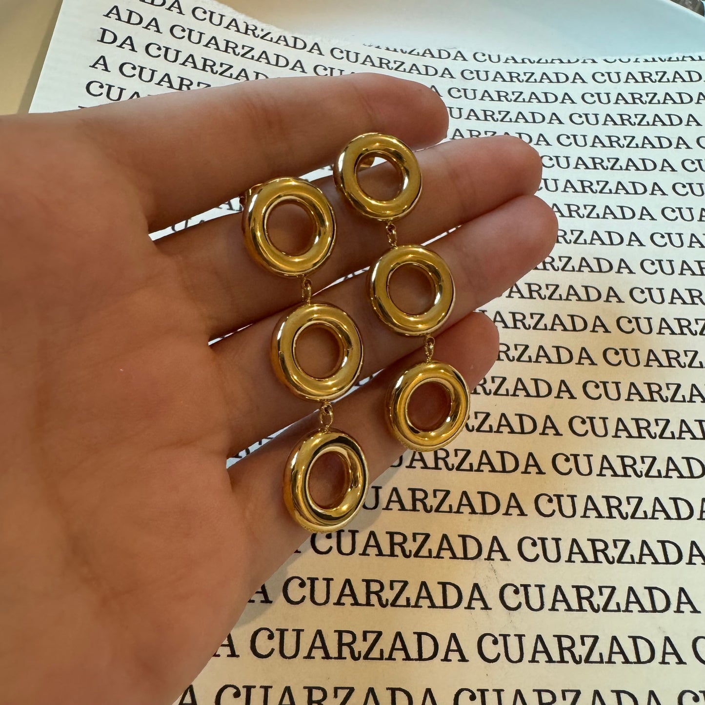 “EMILIA” Aretes dorados