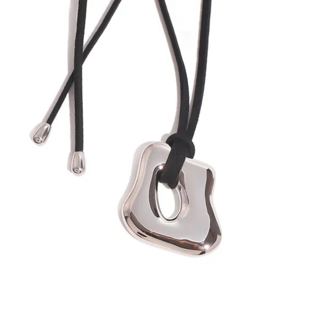 783 "YENA" Collar plateado