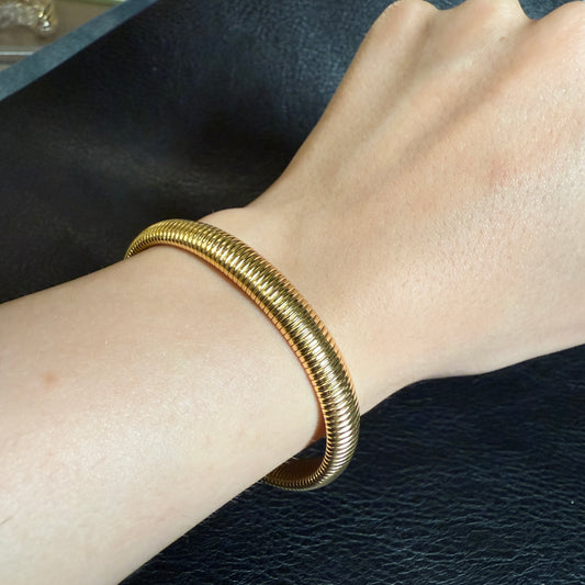 643 “PETRA MINI” Brazalete dorado