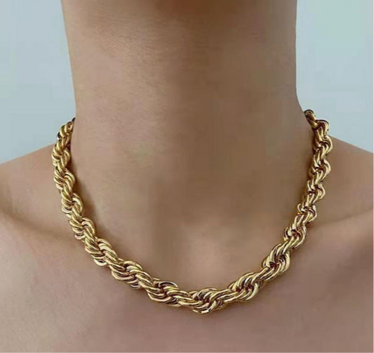 “MARTHA” Collar dorado