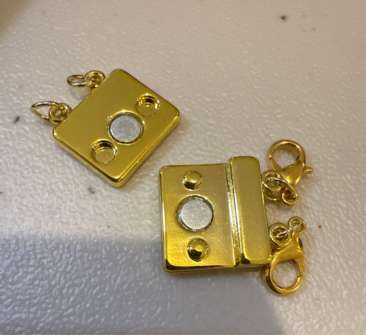 Adaptador doble para collares dorado