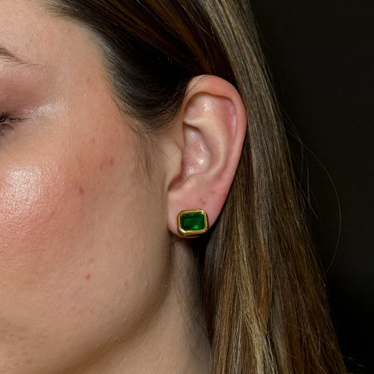 "CELINE E" Aretes dorados