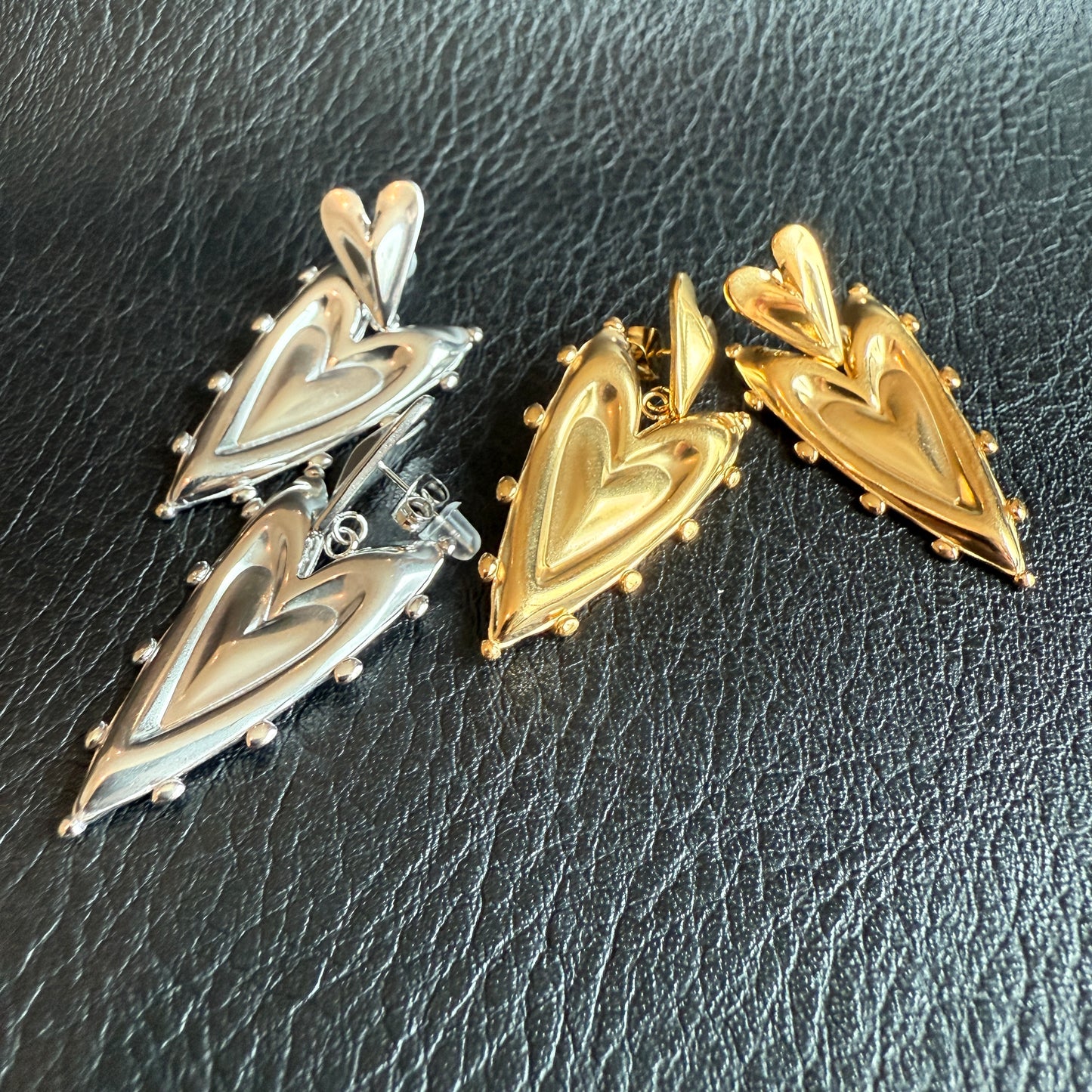 586 “MARIEL” Aretes dorados