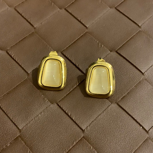 498 "BRUNA" Aretes dorados