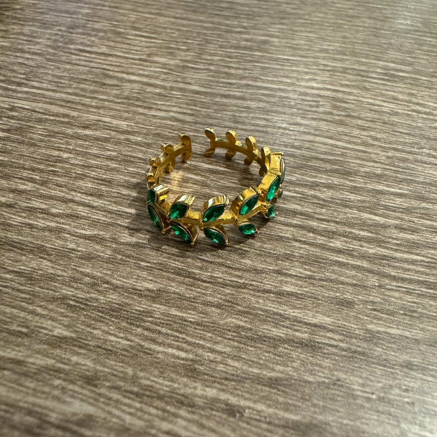 "CARMIN VERDE" Anillo dorado