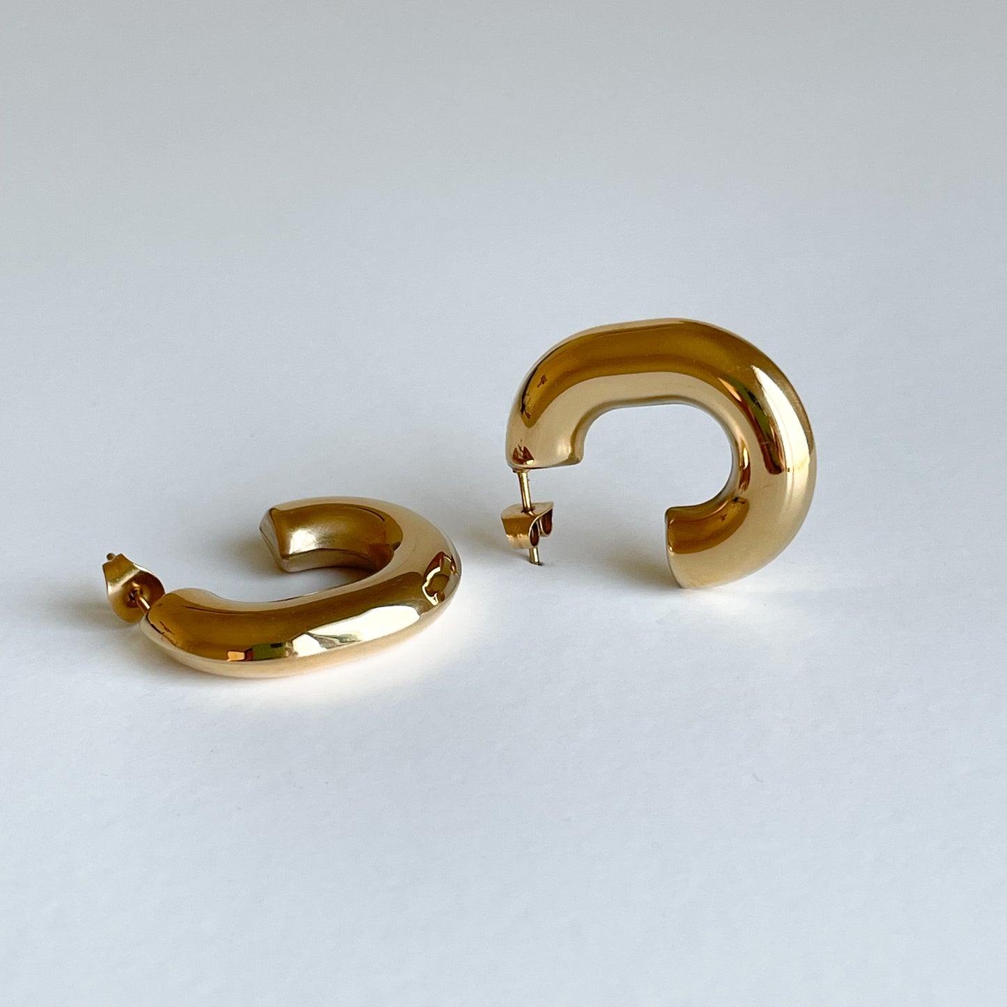 "CASSIE" aretes dorados