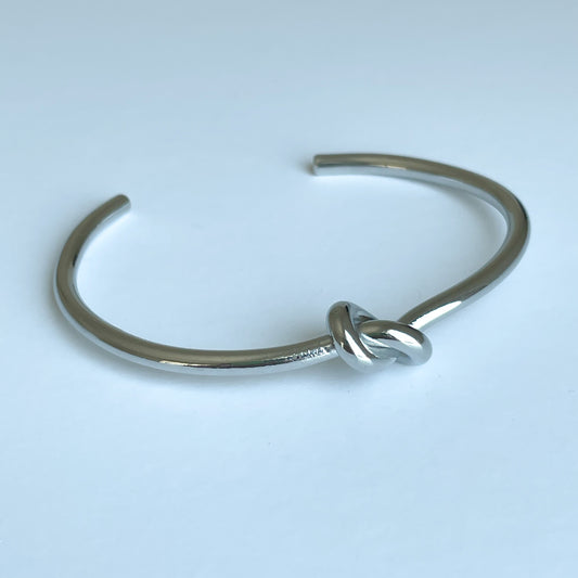 "LAZA" brazalete plateado