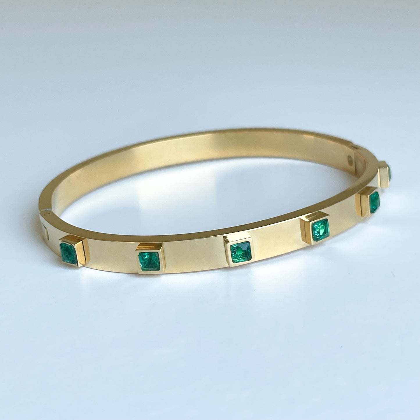 "LORETTO ESMERALDA" brazalete dorado