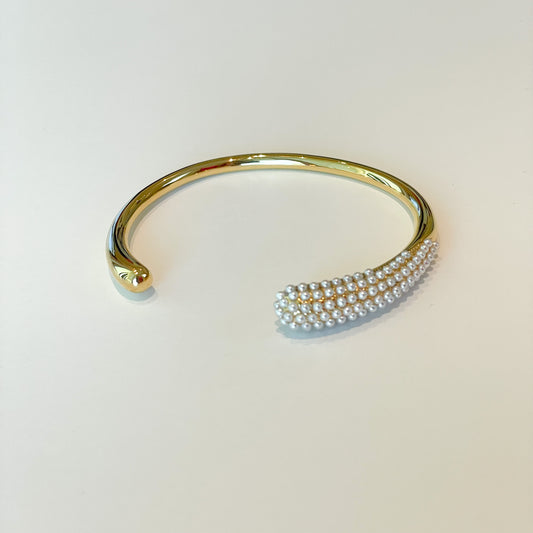 "ROMI PEARL" brazalete dorado