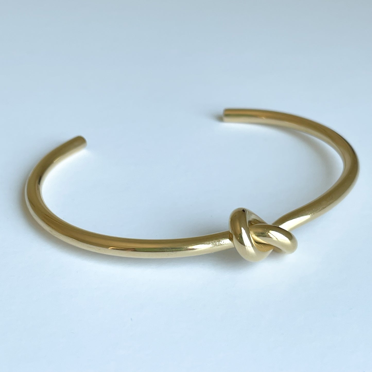 "LAZA" brazalete dorado