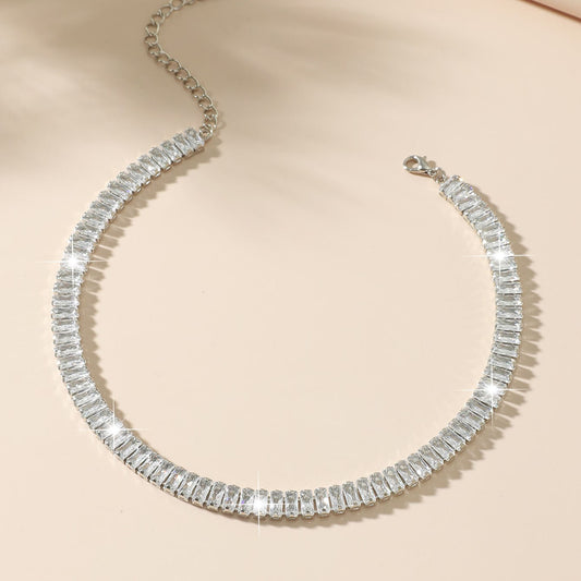 “VICTORIA” Collar plateado