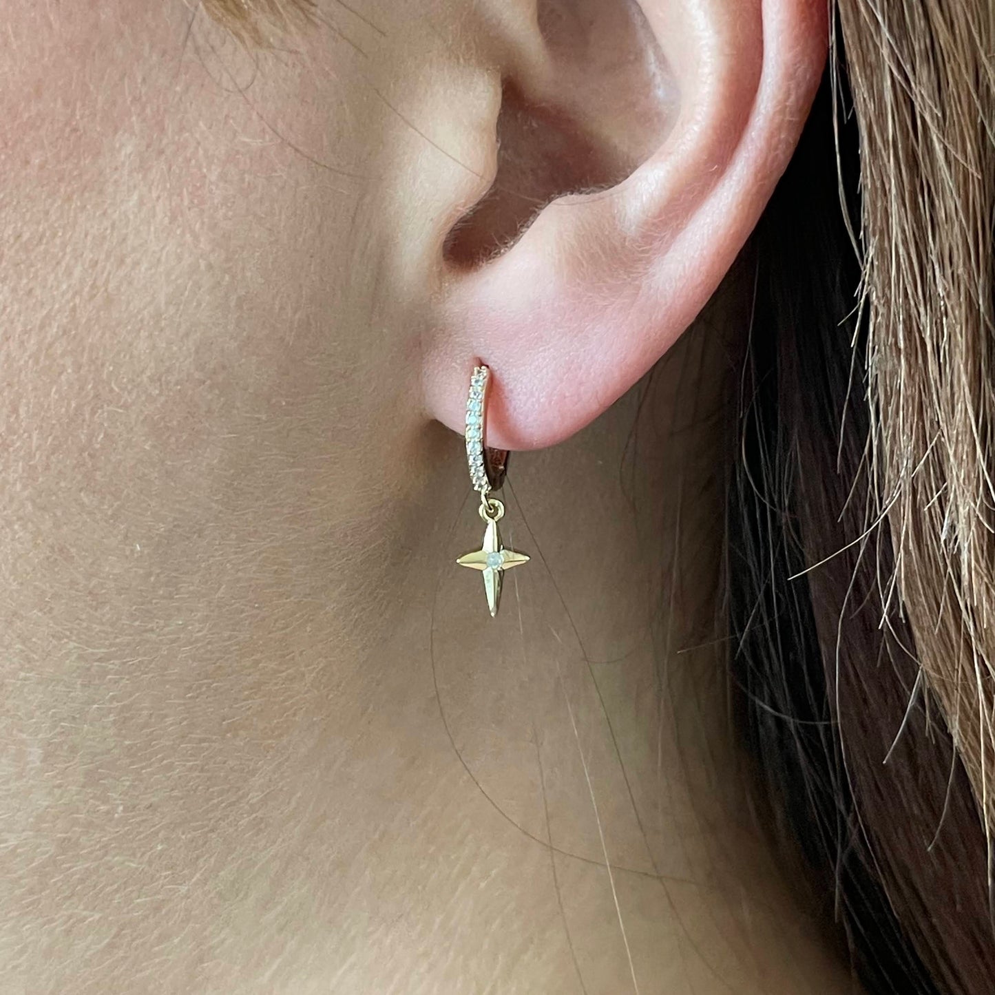 "STAR" aretes dorados