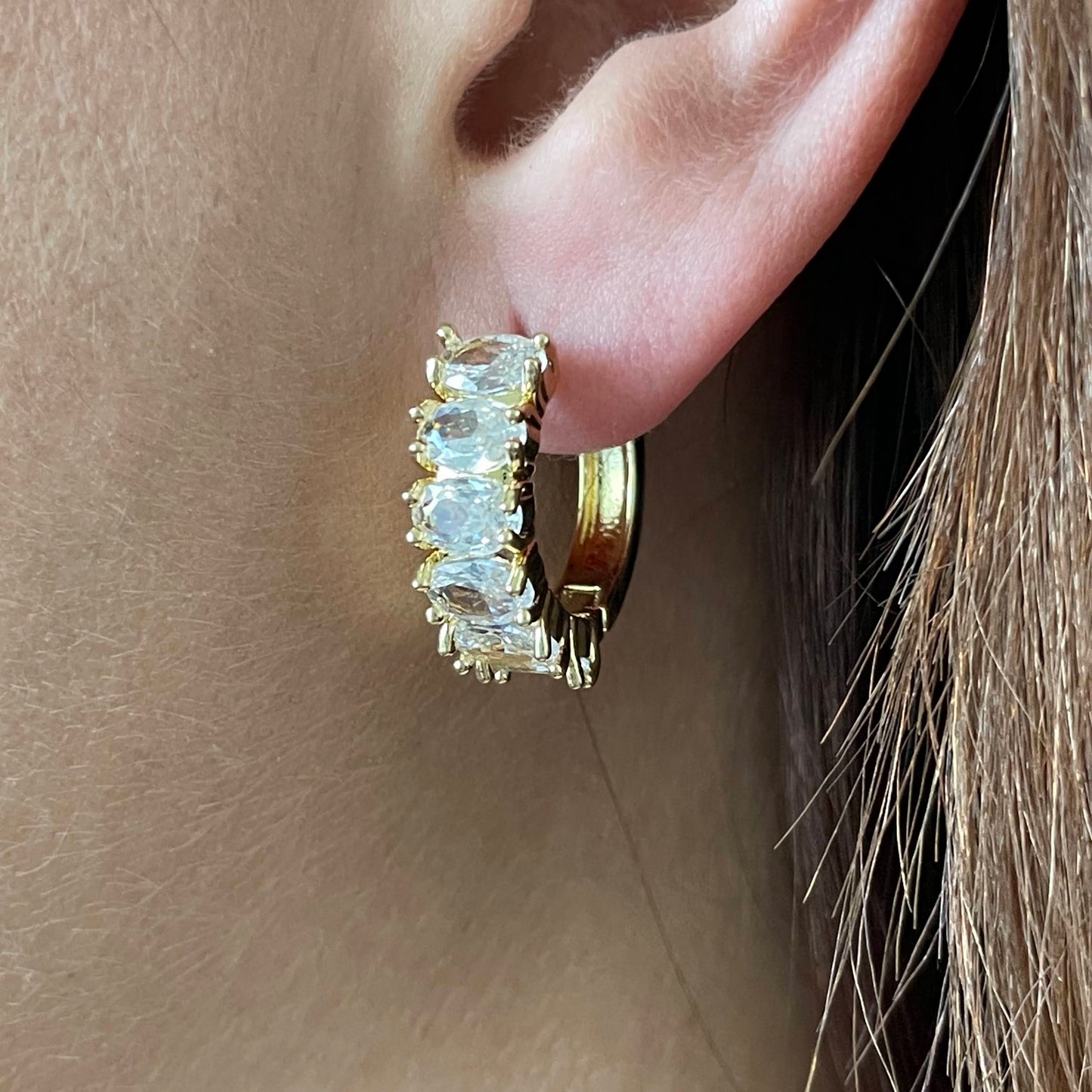 "SOPHI" aretes dorados