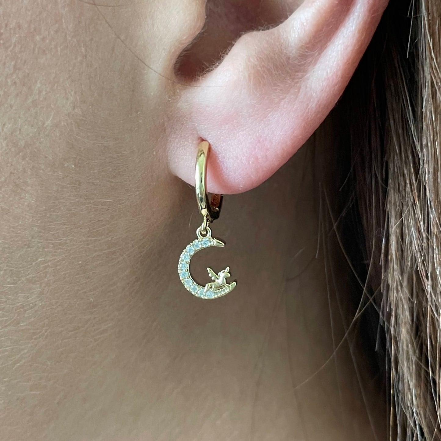 "MOON" aretes dorados